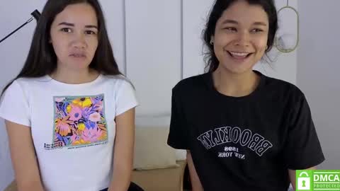 Snapshot of sexychanell_18 chatting on September 22, 2025, 1:02 pm chanell and yina online show from September 22, 2025, 1:02 pm