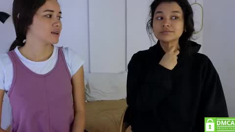 Snapshot of sexychanell_18 chatting on September 30, 2025, 1:05 pm chanell and yina online show from September 30, 2025, 1:05 pm