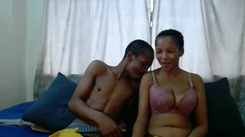 sexycouplexx01 online show from May 7, 2026, 7:58 am
