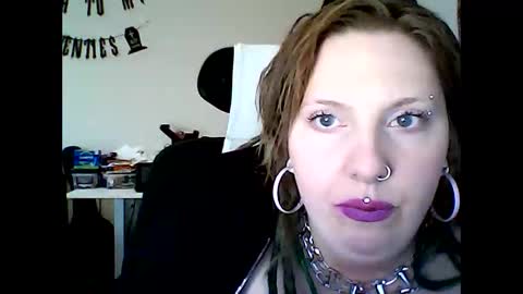 Snapshot of sexyemoprincess chatting on October 13, 2025, 2:39 pm Wouldntyouliketoknow online show from October 13, 2025, 2:39 pm