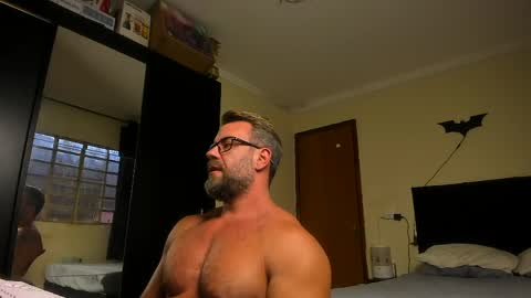 Snapshot of sexyflightz chatting on April 29, 2026, 5:06 pm chris online show from April 29, 2026, 5:06 pm