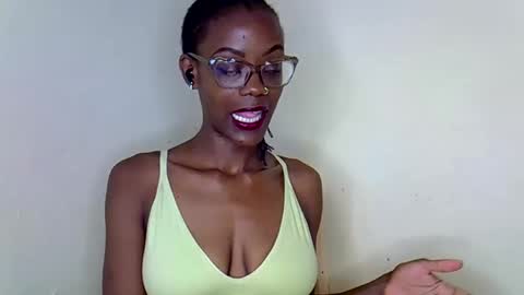 SexyHollyMontana1111 online show from March 9, 2026, 7:34 am