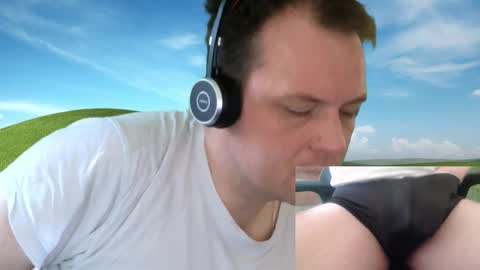 Snapshot of sexyhotboy87 chatting on February 18, 2025, 7:43 am Henry online show from February 18, 2025, 7:43 am