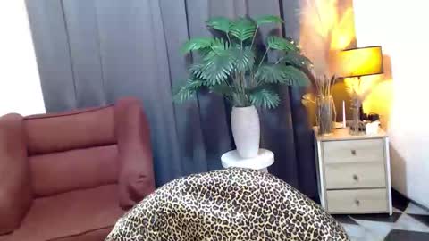 Snapshot of sexyjeanniecuntcums chatting on April 28, 2026, 5:07 pm JENNY online show from April 28, 2026, 5:07 pm
