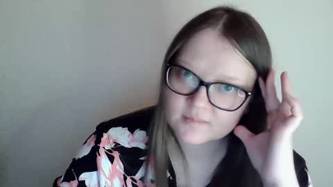 Kate online show from December 13, 2024, 4:27 pm