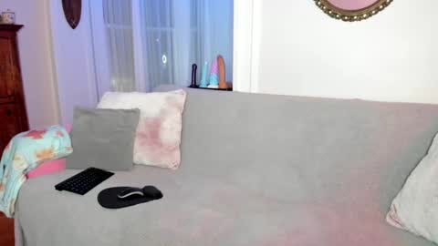 Peaches  Justin online show from September 29, 2025, 3:55 am