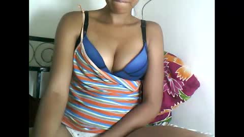 sexylarra12 online show from January 17, 2025, 2:50 am