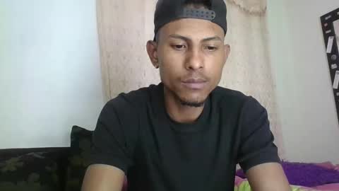 Snapshot of sexyleon69 chatting on November 4, 2025, 4:11 am Sexy leon online show from November 4, 2025, 4:11 am