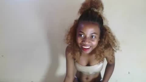 Elania online show from March 26, 2026, 6:41 am