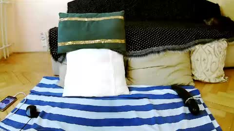 Snapshot of sexymayagold chatting on June 1, 2026, 9:44 am Squirty Maya Gold online show from June 1, 2026, 9:44 am