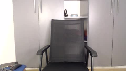 Melina online show from May 11, 2026, 12:44 pm