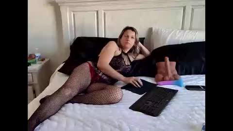 Snapshot of sexymilf3434 chatting on March 11, 2026, 12:44 pm Sara online show from March 11, 2026, 12:44 pm