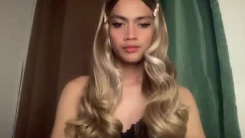 Snapshot of sexynakedweapon chatting on May 26, 2026, 8:10 am LIEZEL online show from May 26, 2026, 8:10 am