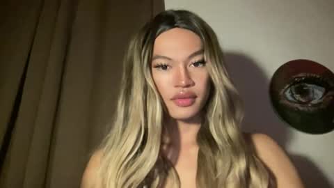 Snapshot of sexynakedweapon chatting on June 11, 2026, 5:27 am LIEZEL online show from June 11, 2026, 5:27 am
