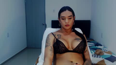 Snapshot of sexynatalia25 chatting on December 14, 2024, 10:50 pm Natalia Duran online show from December 14, 2024, 10:50 pm
