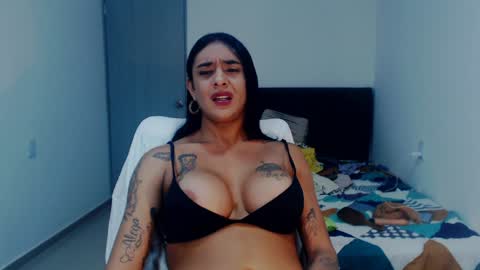 Snapshot of sexynatalia25 chatting on December 19, 2024, 12:34 am Natalia Duran online show from December 19, 2024, 12:34 am