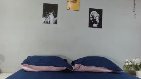 sexynova 93 online show from February 3, 2026, 8:03 pm