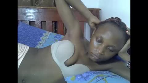 Snapshot of sexypetite4 chatting on March 19, 2026, 10:41 am SHARON online show from March 19, 2026, 10:41 am