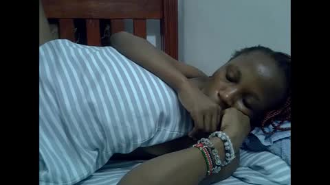 Snapshot of sexypetite4 chatting on March 31, 2026, 4:24 am SHARON online show from March 31, 2026, 4:24 am