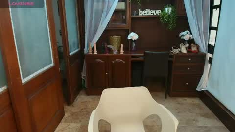 Snapshot of sexyrachel_ chatting on May 22, 2026, 11:49 am R A C H E L online show from May 22, 2026, 11:49 am