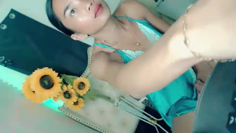 sexyshinixx online show from October 9, 2025, 8:40 pm