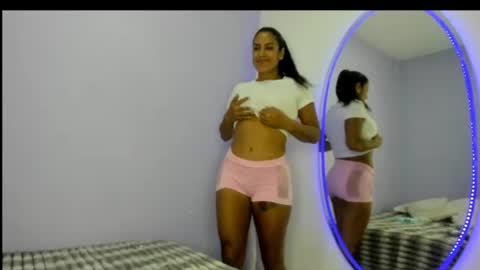Snapshot of sexyskin8_xxx chatting on July 8, 2026, 8:13 pm sexyskin8_xxx online show from July 8, 2026, 8:13 pm