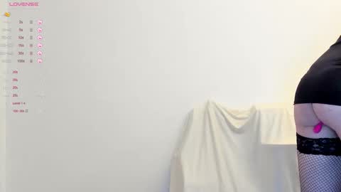 Snapshot of sexythongslut chatting on October 17, 2025, 5:26 pm Sexythongslut online show from October 17, 2025, 5:26 pm