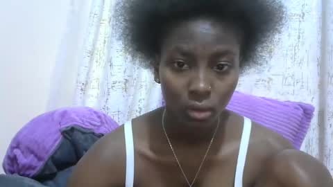 Snapshot of sexytinyy chatting on October 2, 2025, 2:07 am maria online show from October 2, 2025, 2:07 am