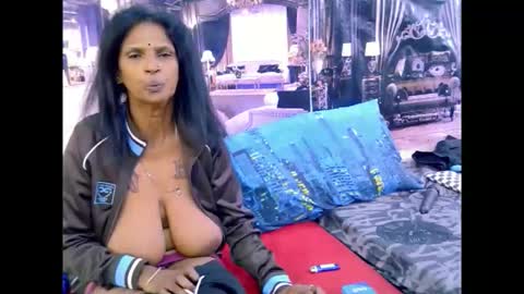 sexyva4u2luv online show from March 2, 2026, 5:41 am