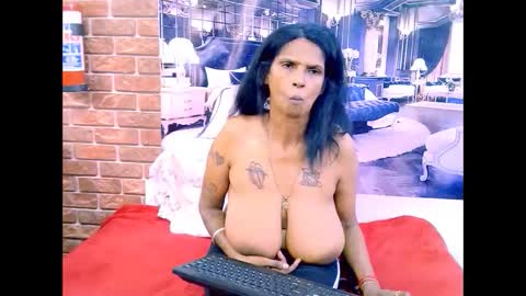 sexyva4u2luv online show from March 25, 2026, 7:03 am