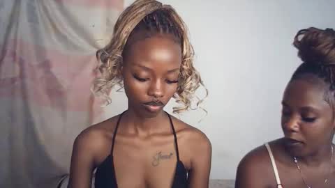 sexyzuriel online show from March 21, 2026, 10:31 am