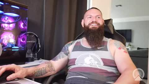 Snapshot of sflmarriedguy chatting on April 24, 2026, 1:57 pm SouthFloridaStr8guy online show from April 24, 2026, 1:57 pm