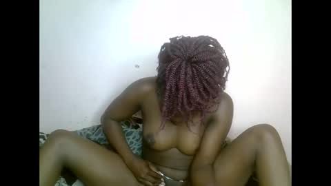 Snapshot of shaa_loon chatting on February 9, 2026, 5:00 am shaa_loon online show from February 9, 2026, 5:00 am