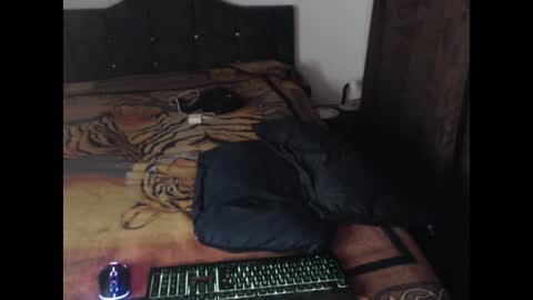 Snapshot of shadow_men_ chatting on July 5, 2026, 5:36 am james online show from July 5, 2026, 5:36 am