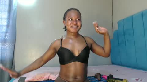 Snapshot of shadow_sweets chatting on February 19, 2025, 9:39 am Shadow online show from February 19, 2025, 9:39 am