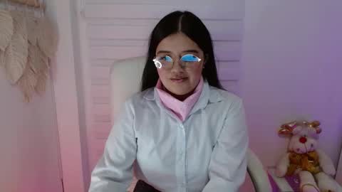 Snapshot of shadowcatt8_ chatting on December 3, 2025, 5:11 pm online show from December 3, 2025, 5:11 pm