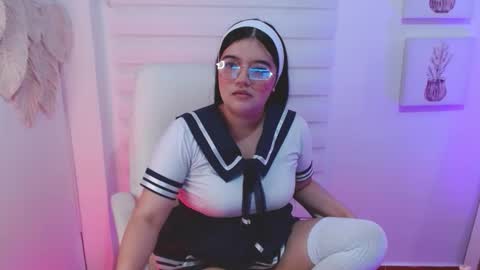 Snapshot of shadowcatt8_ chatting on December 4, 2025, 4:27 pm online show from December 4, 2025, 4:27 pm