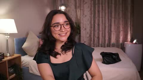 Lily  online show from November 25, 2025, 2:50 pm