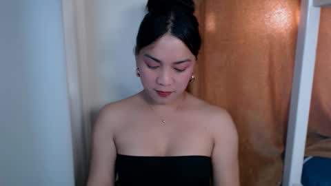 Snapshot of shadowseductress chatting on February 25, 2026, 11:47 pm shadowseductress online show from February 25, 2026, 11:47 pm