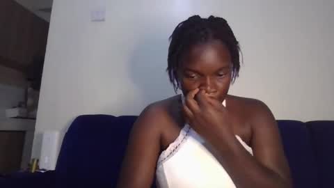 Snapshot of shadowsweet34 chatting on September 22, 2025, 9:11 am val online show from September 22, 2025, 9:11 am