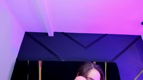 Shaina Vasquez online show from December 22, 2024, 3:55 am