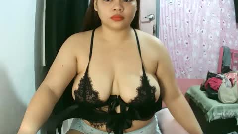 Snapshot of shairamae4u chatting on October 10, 2025, 4:11 am shairamae4u online show from October 10, 2025, 4:11 am