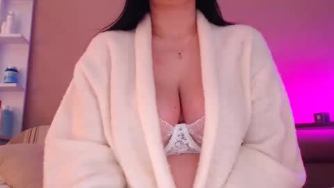 Mila online show from March 28, 2026, 6:24 am