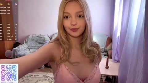 Snapshot of shalaschrantz chatting on June 20, 2026, 11:13 am Emily online show from June 20, 2026, 11:13 am