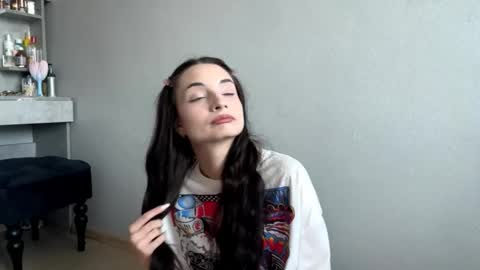 Snapshot of shanitamalinak chatting on November 12, 2025, 4:13 am Emily online show from November 12, 2025, 4:13 am