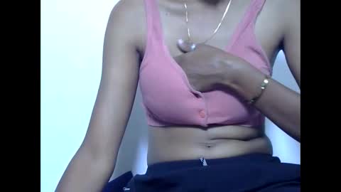 Snapshot of shaniya_cute chatting on February 20, 2025, 7:34 am shaniya online show from February 20, 2025, 7:34 am