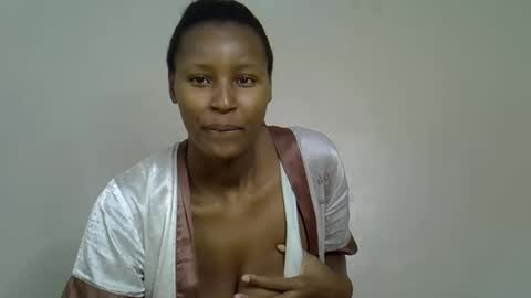 shanizz online show from November 17, 2025, 1:44 am