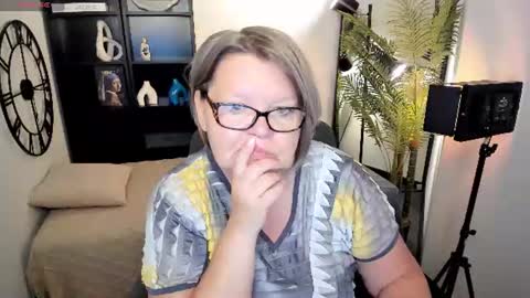 Snapshot of shannonshine chatting on July 18, 2026, 5:11 am Shannon online show from July 18, 2026, 5:11 am