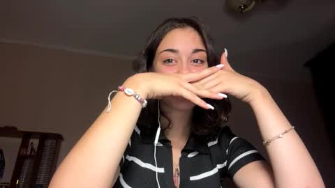 Snapshot of shantellemagnotta chatting on October 27, 2025, 4:55 pm Shantel online show from October 27, 2025, 4:55 pm