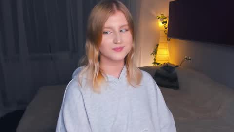 Polly online show from October 31, 2025, 9:16 pm